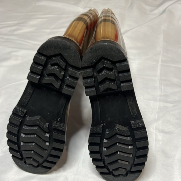 BURBERRY Rain Boots | Size 37 - Picture 5 of 15